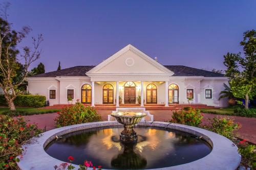 Bakenhof Winelands Lodge - thumb 1