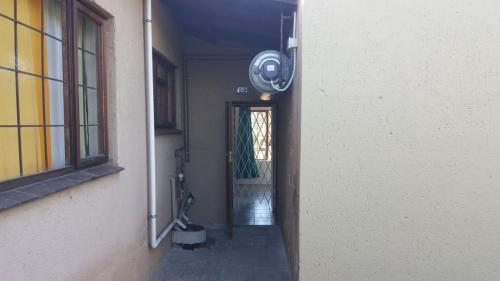 Bachelor Apartment 2 - thumb 5