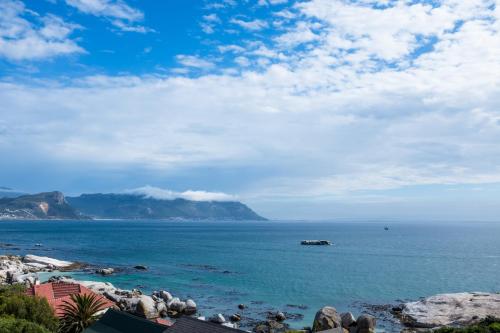 Boulders Beach House - thumb 1