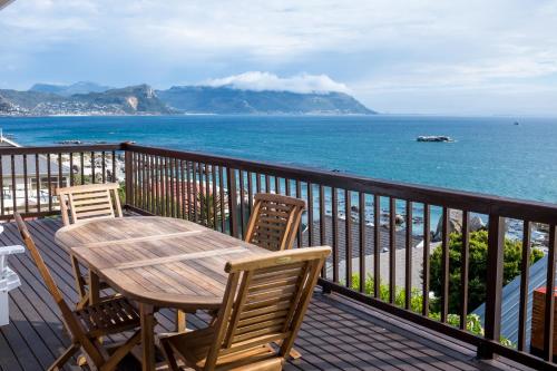 Boulders Beach House - thumb 0