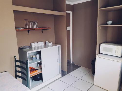 Ay Jay's Guesthouse - thumb 1