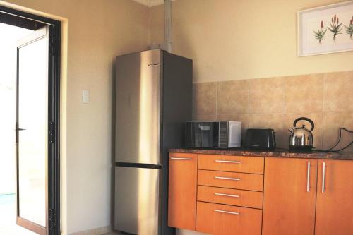 Atlantica Self Catering Apartment - thumb 4