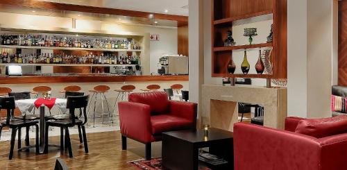 Ascot Hotel - thumb 3