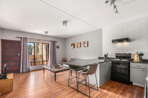 Antibes In West Road South Sandton Apartment - thumb 0