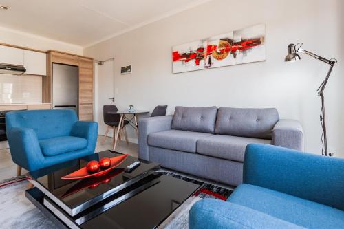 Alimama Spaces: The Manson's Kikuyu - thumb 0