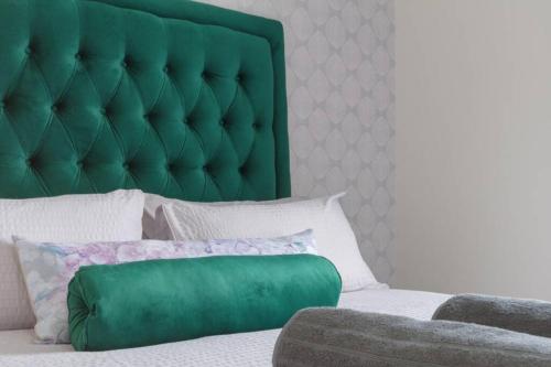 Alimama Spaces: The Manson's 8 On New - thumb 1