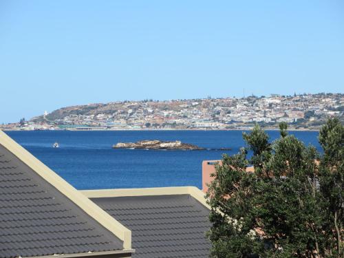 Bob Bouwer Sea View Apartment - thumb 0
