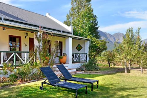 Bo La Motte Farm Cottages - thumb 5