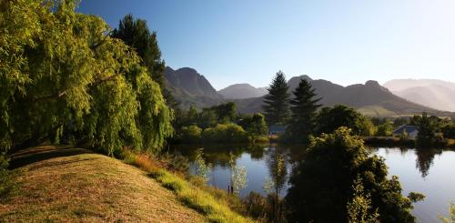 Bo La Motte Farm Cottages - thumb 0