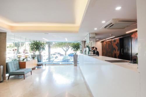 Blue Waters Hotel - thumb 1