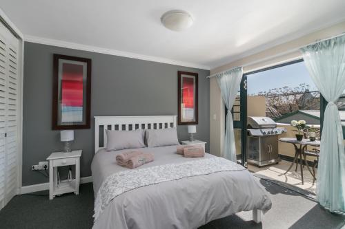 Blue Moon Apartments - thumb 1