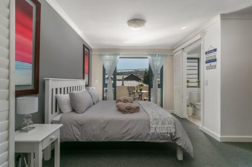 Blue Moon Apartments - thumb 2