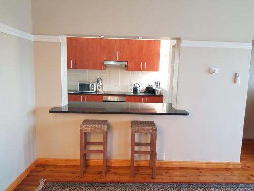 Bramber Court Art-Deco Self-Catering Apartments - thumb 1