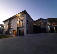 Black Eagle Self-Catering accommodation Hermanus - Tourism Africa