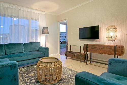 Big Bay Beach Club 98 By HostAgents - thumb 1