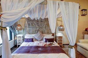 Bedrock Honeymoon Studio En-suite