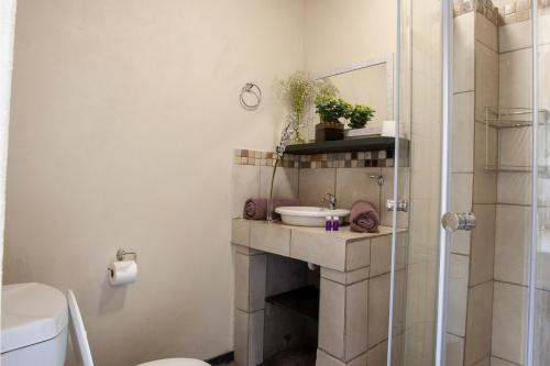 Bedrock Executive Honeymoon En-Suite - thumb 4