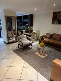 Beautiful homely apartment opposite fourways mall. Tourism Africa