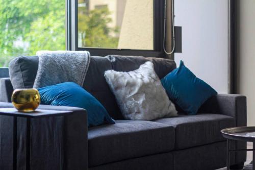 Beautiful 1 Bedroom Apartment - thumb 0