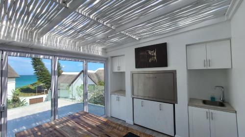 Beachside In The Heart Of St Francis Bay Village - thumb 0