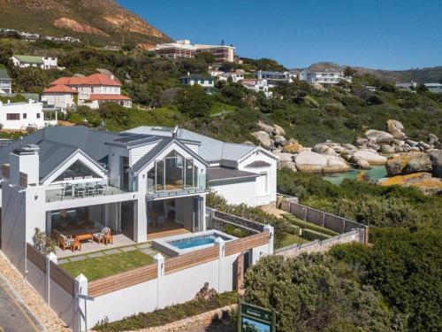 Boulders Beach Villa With Pool - thumb 0