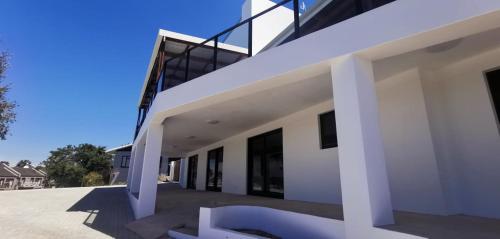 Boukenhout Capri - thumb 1