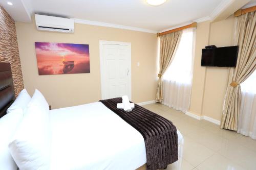 Bayside Hotel 100 Pixley Kaseme Street (West Street) - thumb 4