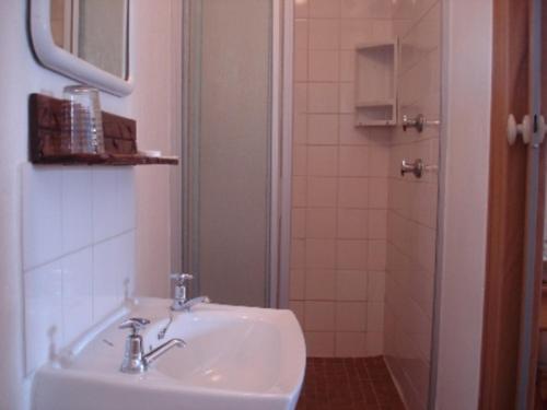 Bay Cove Inn - thumb 1