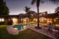 Baruch Guesthouse on Lovell Tourism Africa
