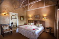 Leeuwenbosch Shearers Lodge - Amakhala Game Reserve Tourism Africa