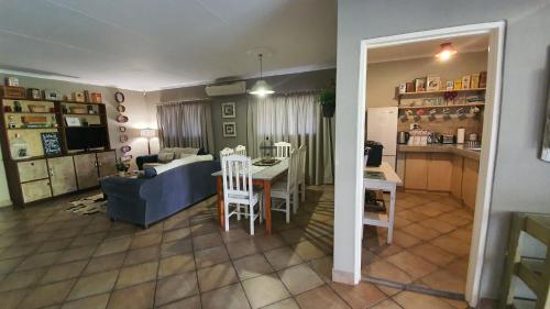 Little Farm Cottage - thumb 1