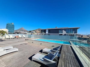 LOCATION!! Adjacent Waterfront, City, Table Mountn 321