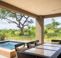 Lovely 2 bedroom vacation home. Has a loft can sleep family of 6. A nice game drive can be arranged - Accommodation Africa