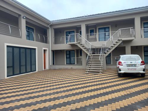 Lucolo Palace B&B Queenstown - thumb 1