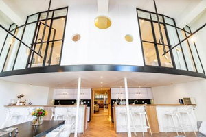 Luxurious, Modern, Artsy, Fully Fitted Home!