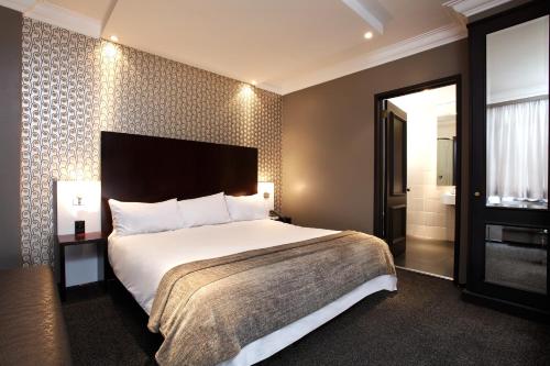 Manhattan Hotel - thumb 0
