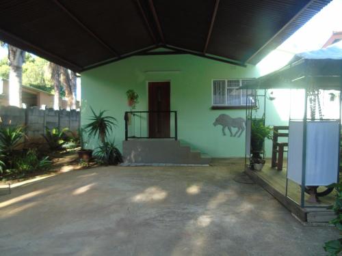 MarnalÃ© Oornagwoonstel - thumb 0