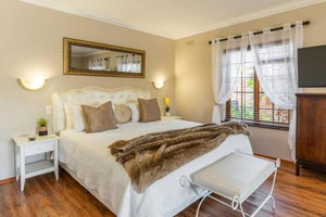 Meerendal Cottage-Affordable Luxury,Private Pool