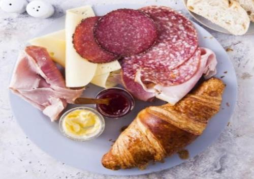 Modern Seaview Apartment - thumb 1