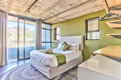 Modern, Chic, Urban Unit With Breath-taking Views! - thumb 2