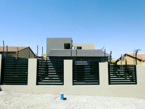 Peaches Guest House - thumb 0