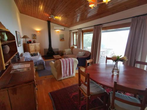 Pomona Farm House - thumb 1