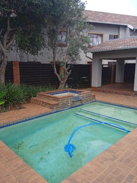 Private bedroom shared common areas with host Tourism Africa