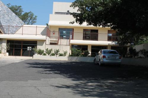 Pyramids Motel - thumb 0