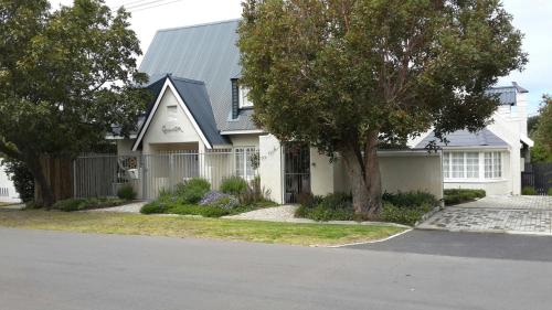 Quainton Cottages - thumb 1