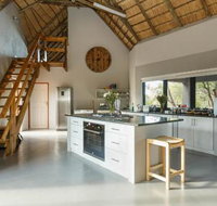 Raptors Luxury Farmhouse - Accommodation Africa