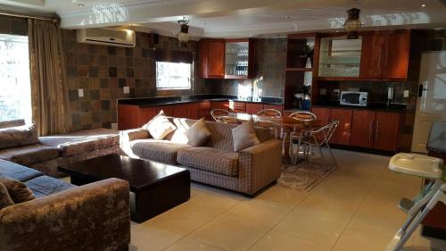 Room In Lodge - Savoy Lodge - Standard Double Room 6 - thumb 1