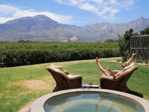 Seven Oaks Vineyard Cottages - thumb 1