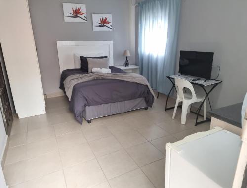 Stay At Home Airport Lodge - thumb 1