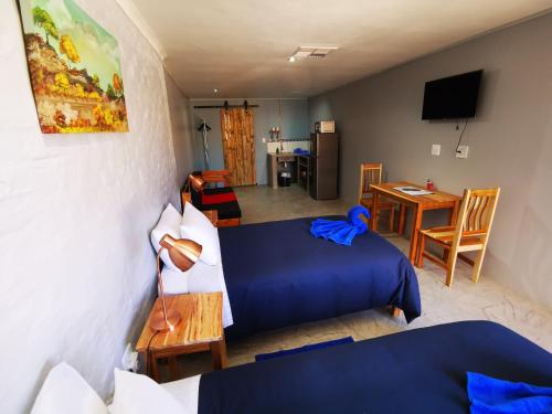 Swartberg Cottages - thumb 1